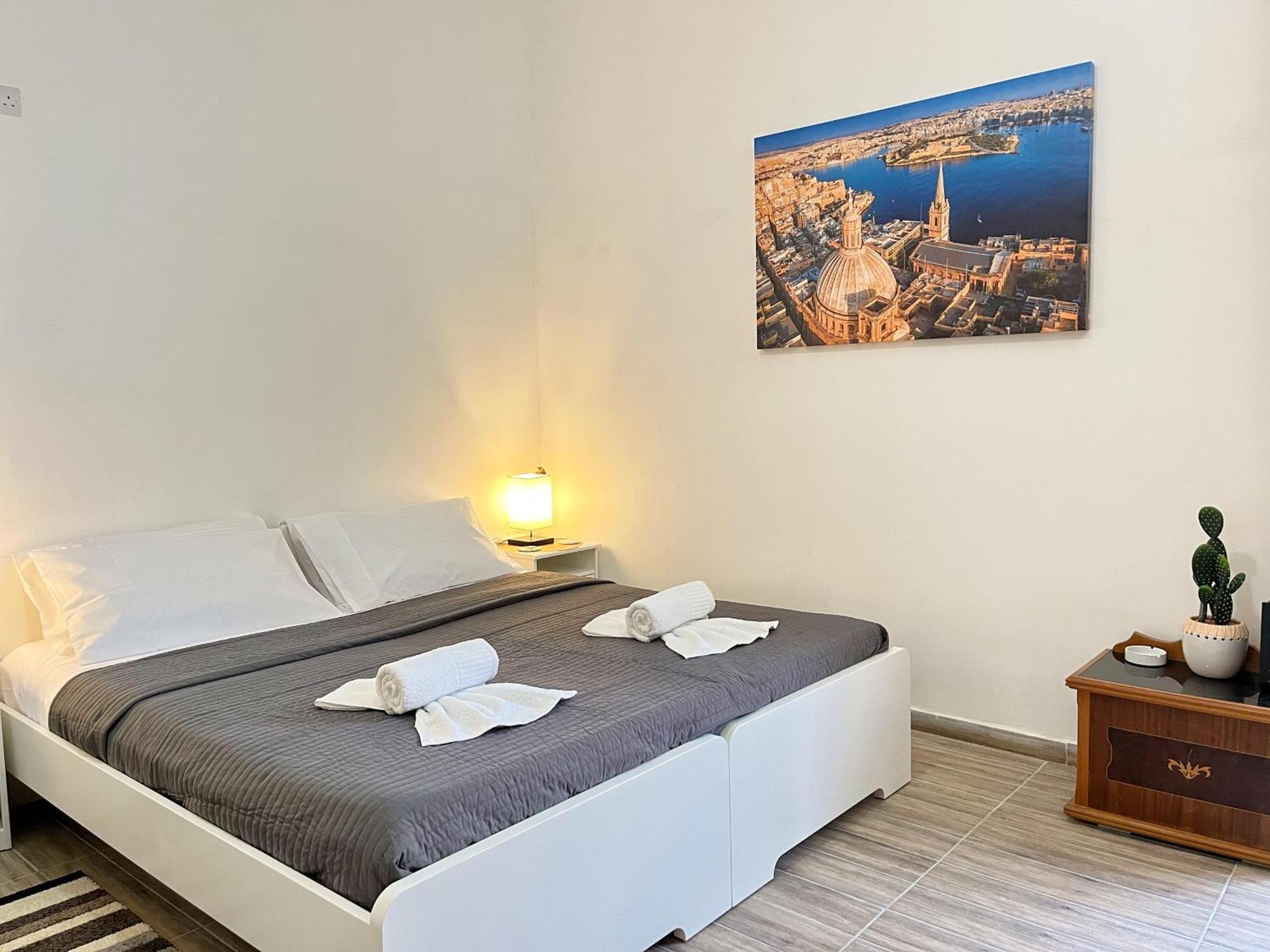 Maria & Matthias - Apartments In Central Of Floriana Exterior photo